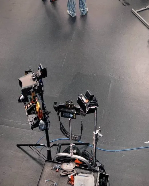 Grip and lighting rig on a Cascabel sound stage