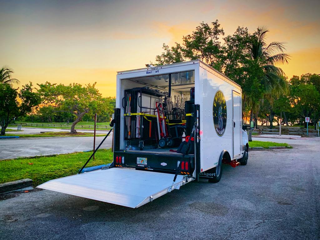 Cascabel grip and lighting trucks